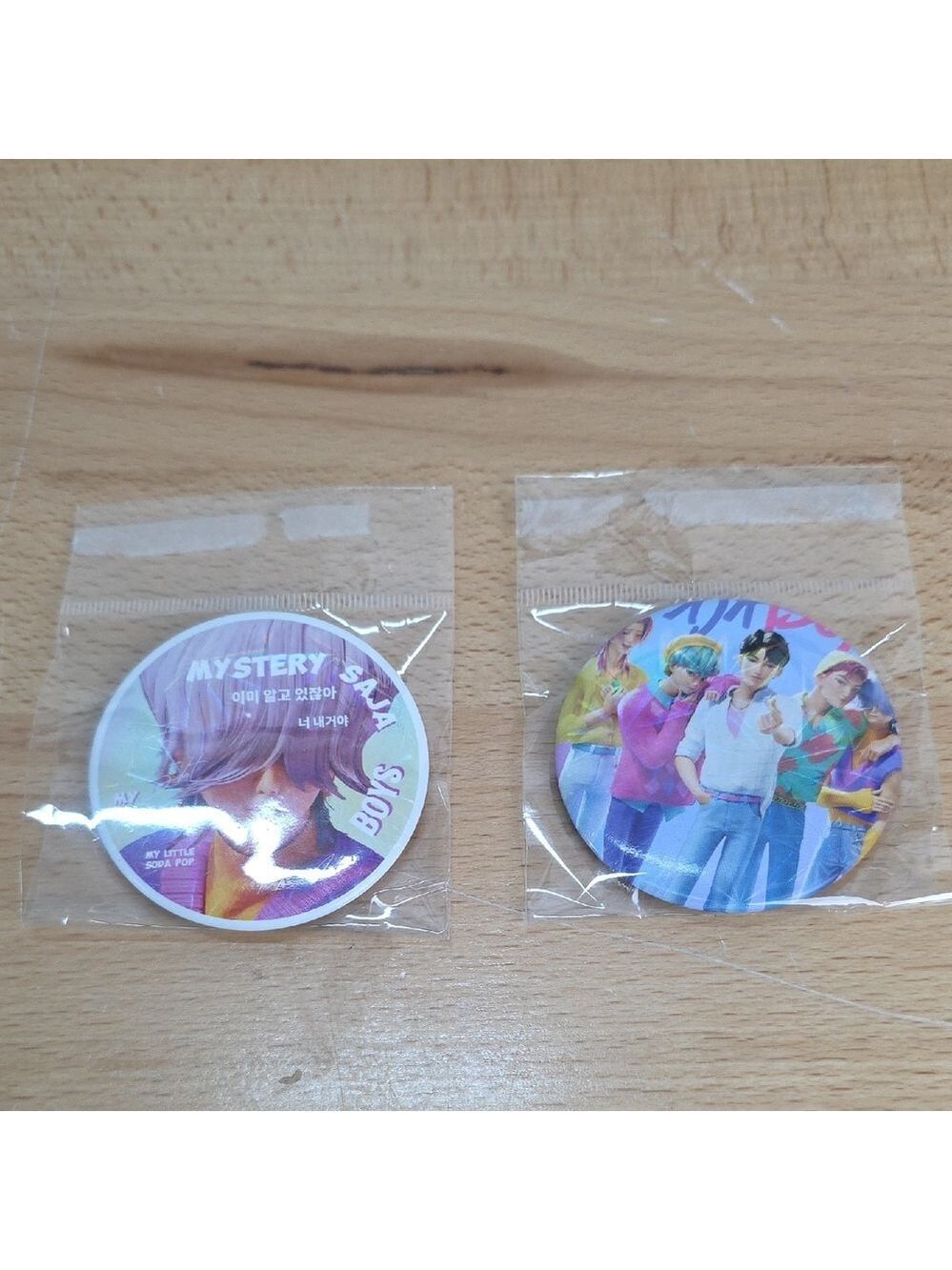 Saja Colorful K-Pop Round Pin Set — Purple & Multicolor 2